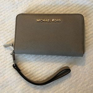 Michael Kors Phone Wallet